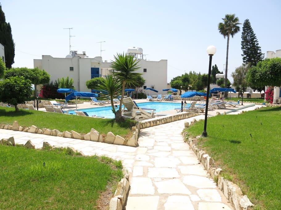 Dhekelia Diamond Apartment Larnaca Bagian luar foto