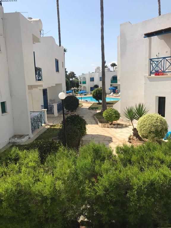 Dhekelia Diamond Apartment Larnaca Bagian luar foto