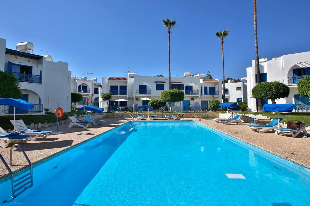 Dhekelia Diamond Apartment Larnaca Bagian luar foto