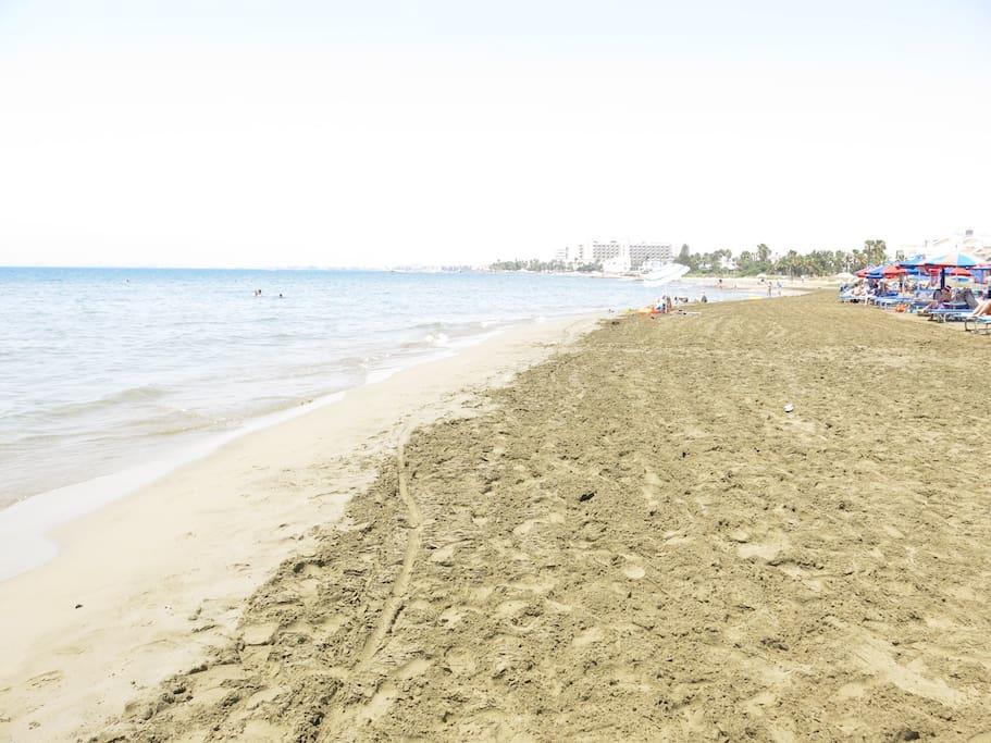 Dhekelia Diamond Apartment Larnaca Bagian luar foto