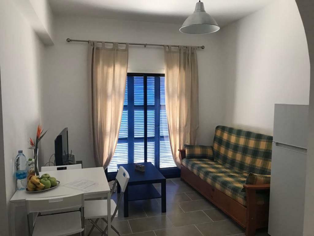 Dhekelia Diamond Apartment Larnaca Bagian luar foto