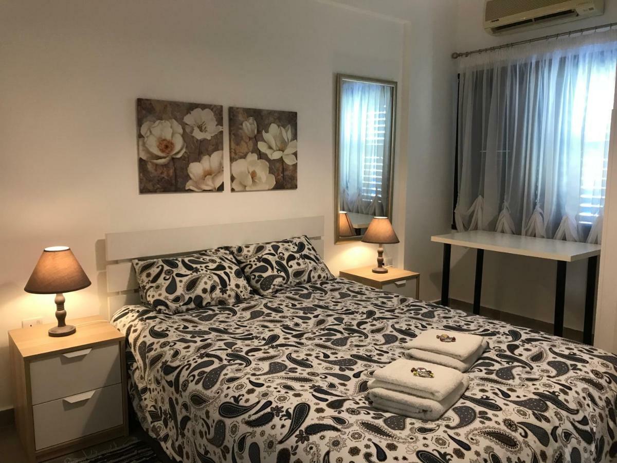Dhekelia Diamond Apartment Larnaca Bagian luar foto